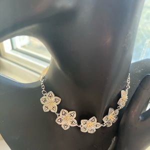 Elegant Silver Floral Necklace